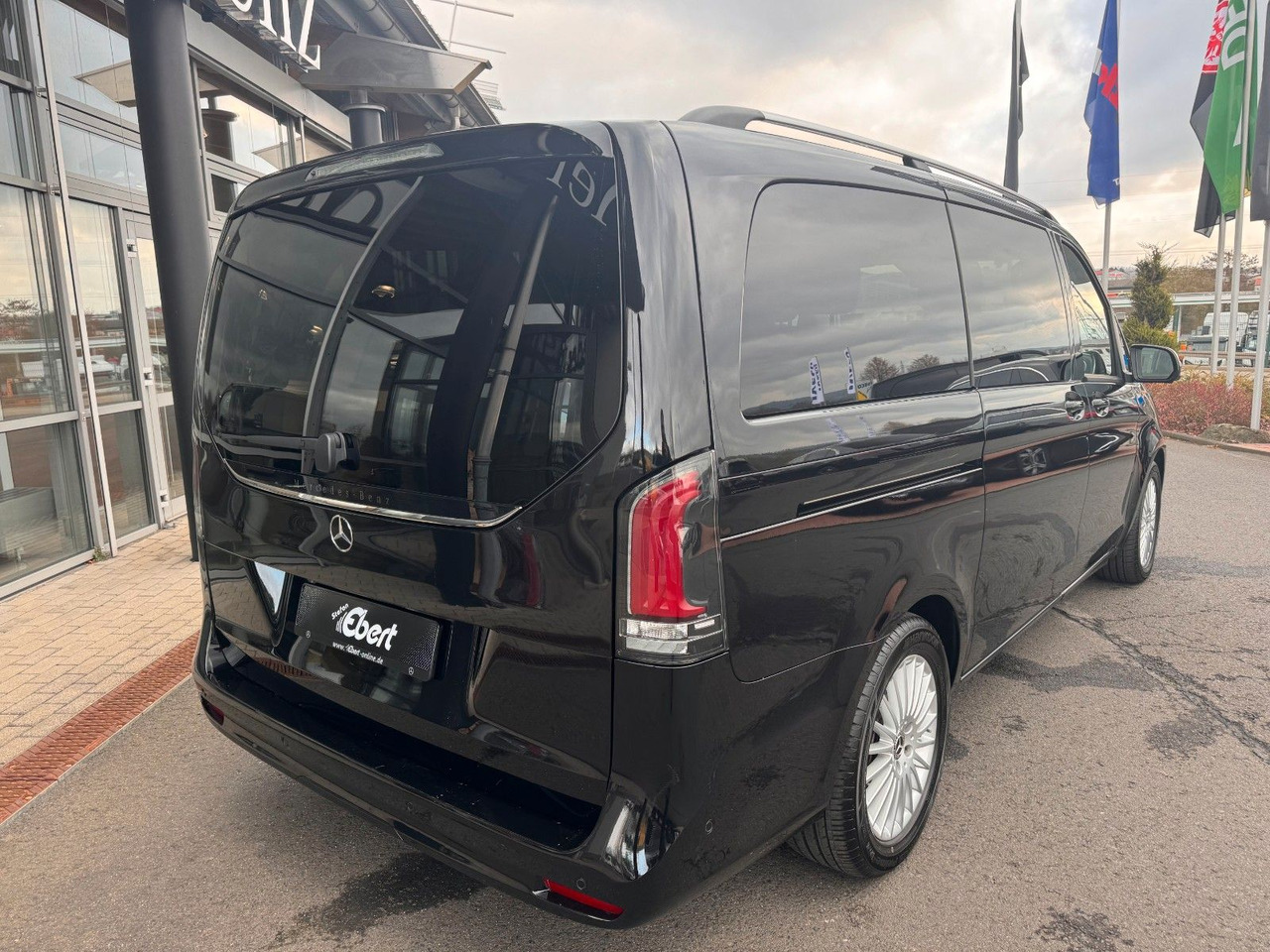 Mercedes-Benz V 250 d STYLE el.Tür AHK2,5 DISTRONIC 360Kamera - Stationwagen: afbeelding 4 Mercedes-Benz V 250 d STYLE el.Tür AHK2,5 DISTRONIC 360Kamera - Stationwagen: afbeelding 4