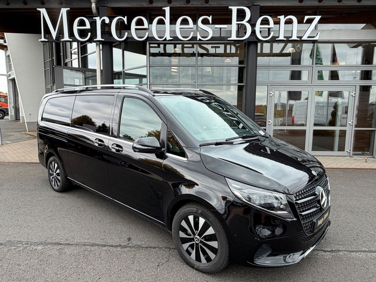Mercedes-Benz V 300 d AVANTGARDE Extralang 360Kamera Standh - Personenvervoer: afbeelding 1 Mercedes-Benz V 300 d AVANTGARDE Extralang 360Kamera Standh - Personenvervoer: afbeelding 1