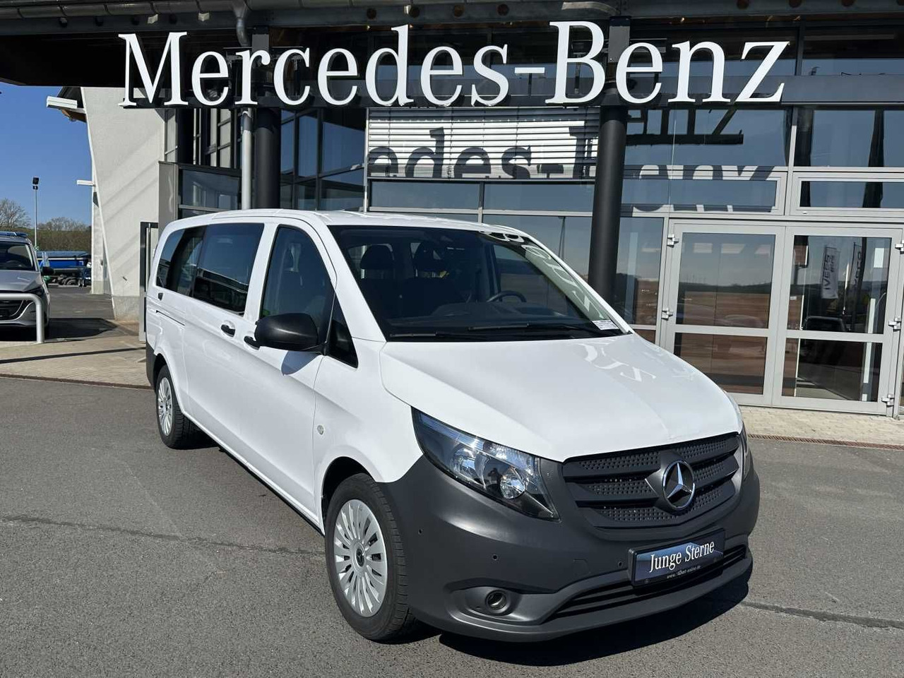 Mercedes-Benz Vito 114 CDI Tourer 8Sitze Klima Audio40 Kamera - Personenvervoer: afbeelding 1 Mercedes-Benz Vito 114 CDI Tourer 8Sitze Klima Audio40 Kamera - Personenvervoer: afbeelding 1