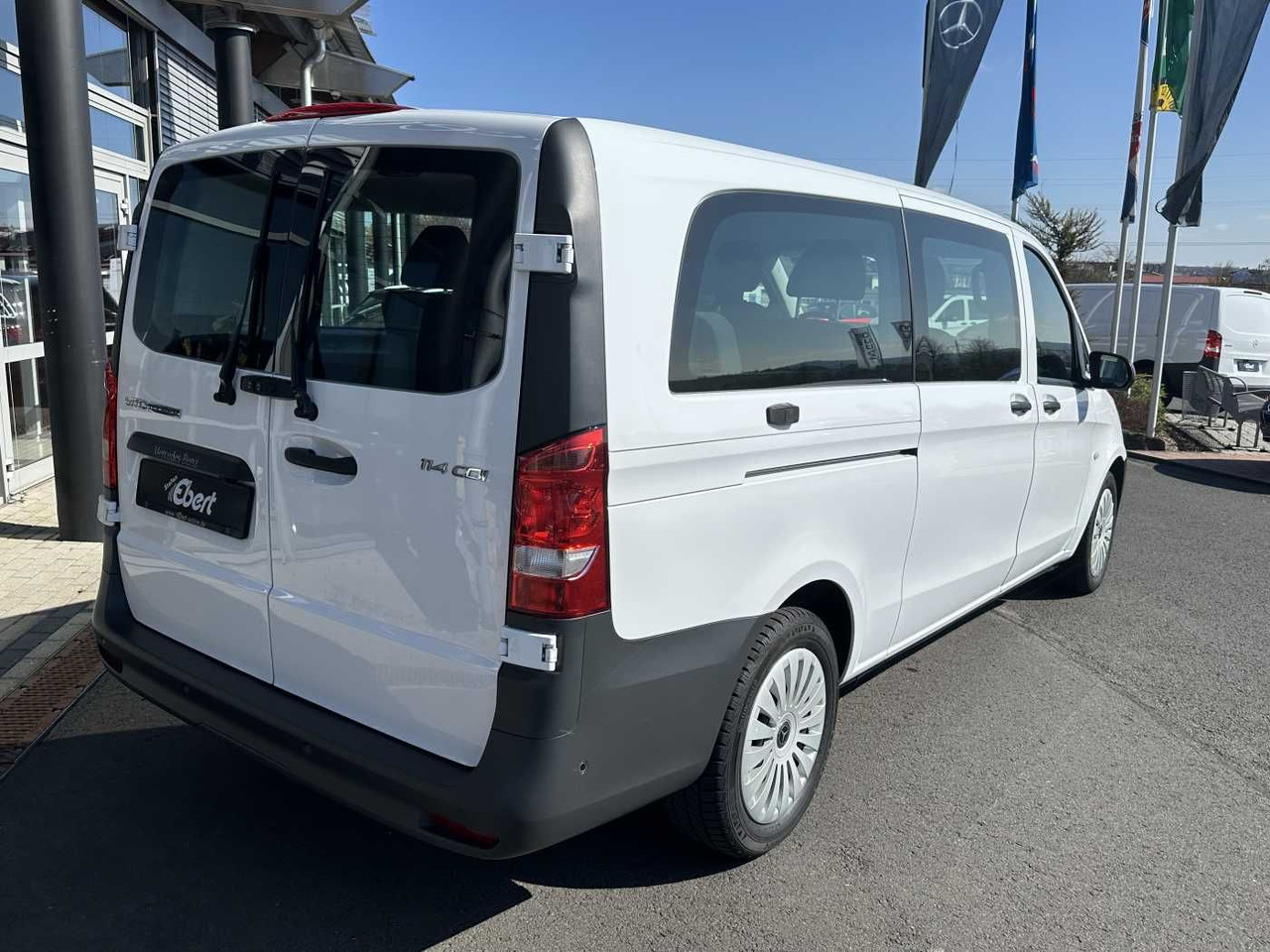 Mercedes-Benz Vito 114 CDI Tourer 8Sitze Klima Audio40 Kamera - Personenvervoer: afbeelding 4 Mercedes-Benz Vito 114 CDI Tourer 8Sitze Klima Audio40 Kamera - Personenvervoer: afbeelding 4