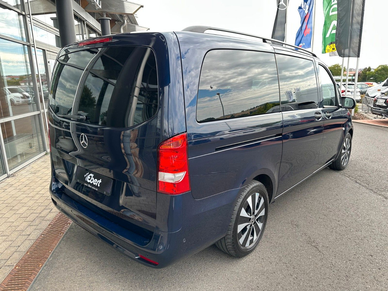Mercedes-Benz Vito 116 CDI Tourer Pro Liege-Paket Panoramadach - Stationwagen: afbeelding 4 Mercedes-Benz Vito 116 CDI Tourer Pro Liege-Paket Panoramadach - Stationwagen: afbeelding 4