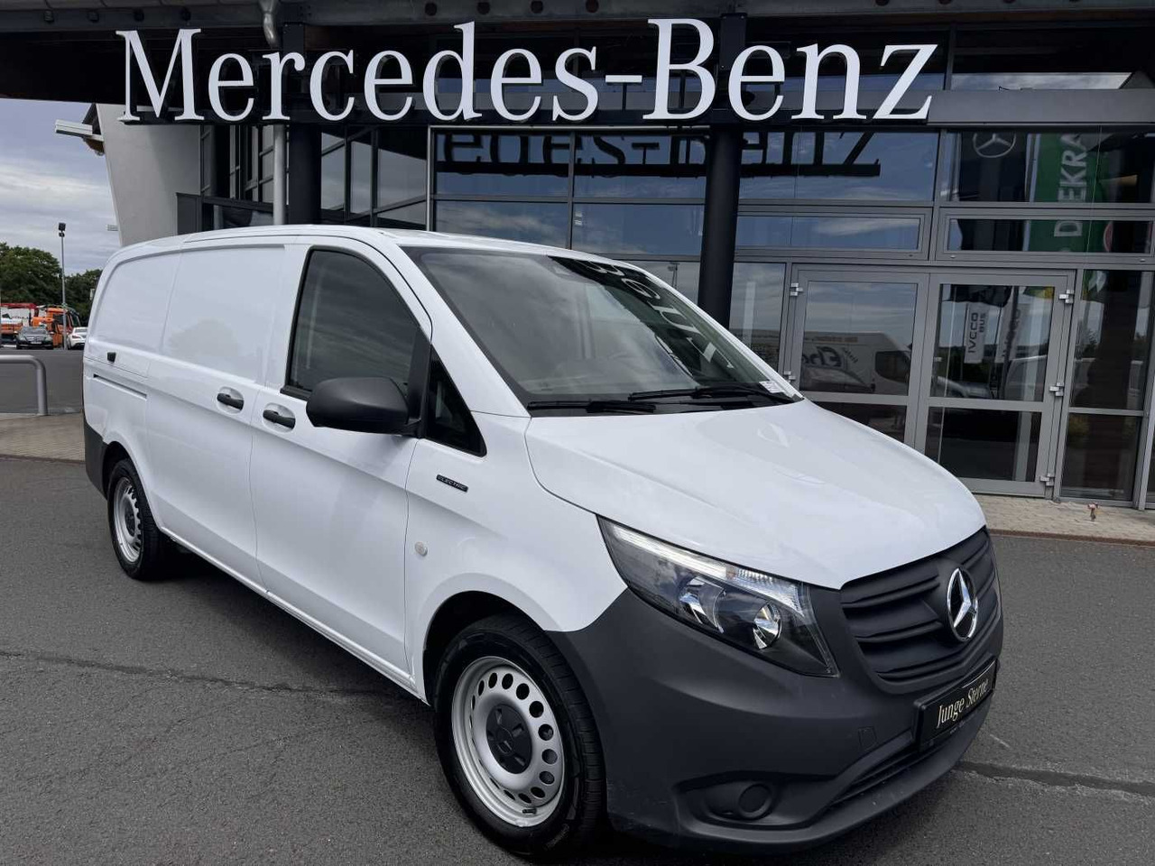 Mercedes-Benz eVito 112 Klima Kamera Navi SHZ Tempomat - Kleine bestelwagen, Elektrische bedrijfswagen: afbeelding 1 Mercedes-Benz eVito 112 Klima Kamera Navi SHZ Tempomat - Kleine bestelwagen, Elektrische bedrijfswagen: afbeelding 1