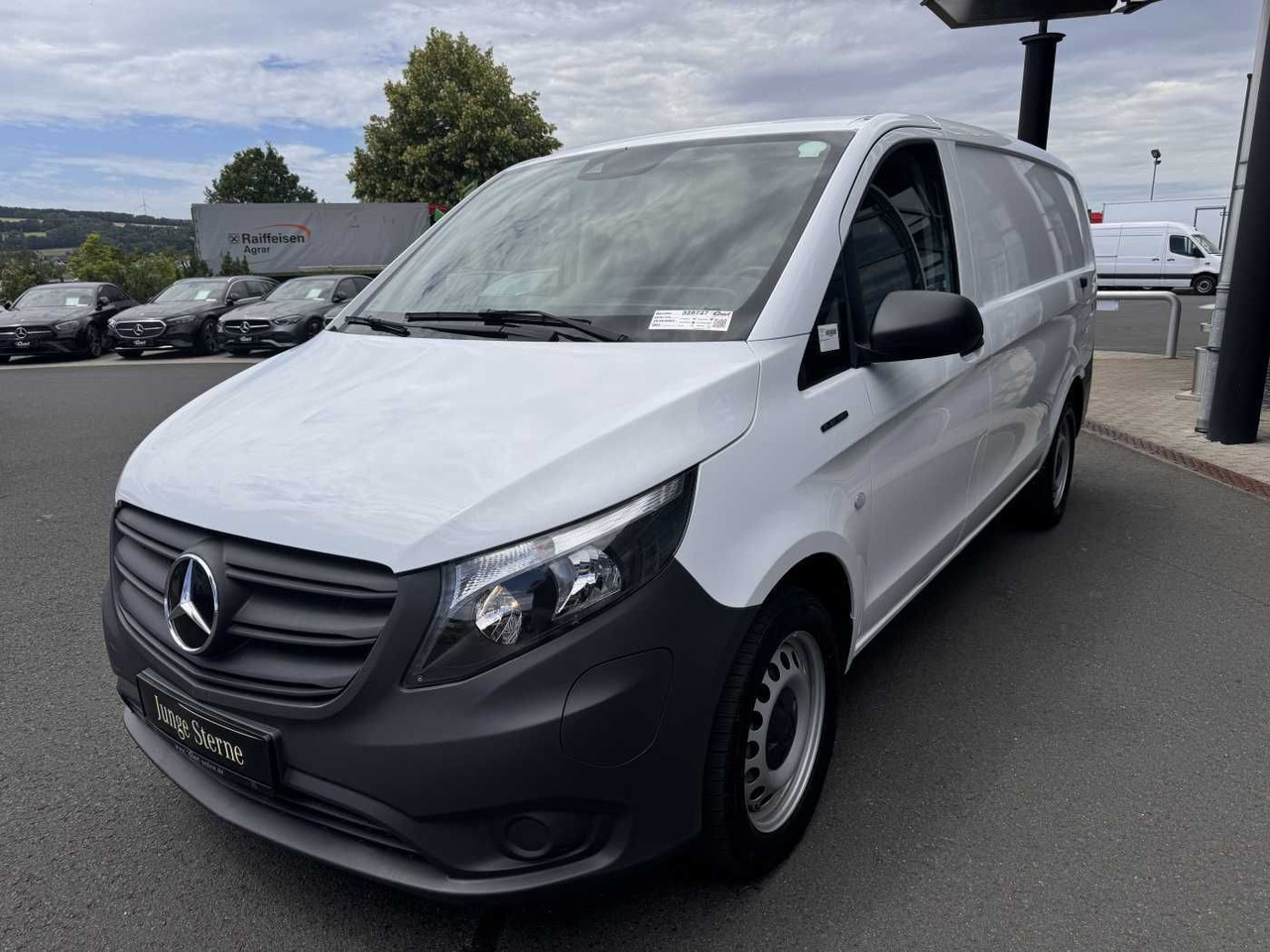 Mercedes-Benz eVito 112 Klima Kamera Navi SHZ Tempomat - Kleine bestelwagen, Elektrische bedrijfswagen: afbeelding 3 Mercedes-Benz eVito 112 Klima Kamera Navi SHZ Tempomat - Kleine bestelwagen, Elektrische bedrijfswagen: afbeelding 3