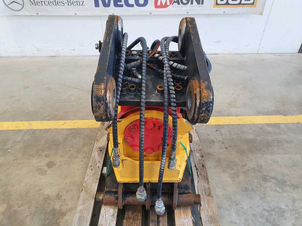 Rädlinger Schwenkrotator CAT M318 / CW 40 / 2016 - Draaikantelstuk voor Bouwmachine: afbeelding 2 Rädlinger Schwenkrotator CAT M318 / CW 40 / 2016 - Draaikantelstuk voor Bouwmachine: afbeelding 2