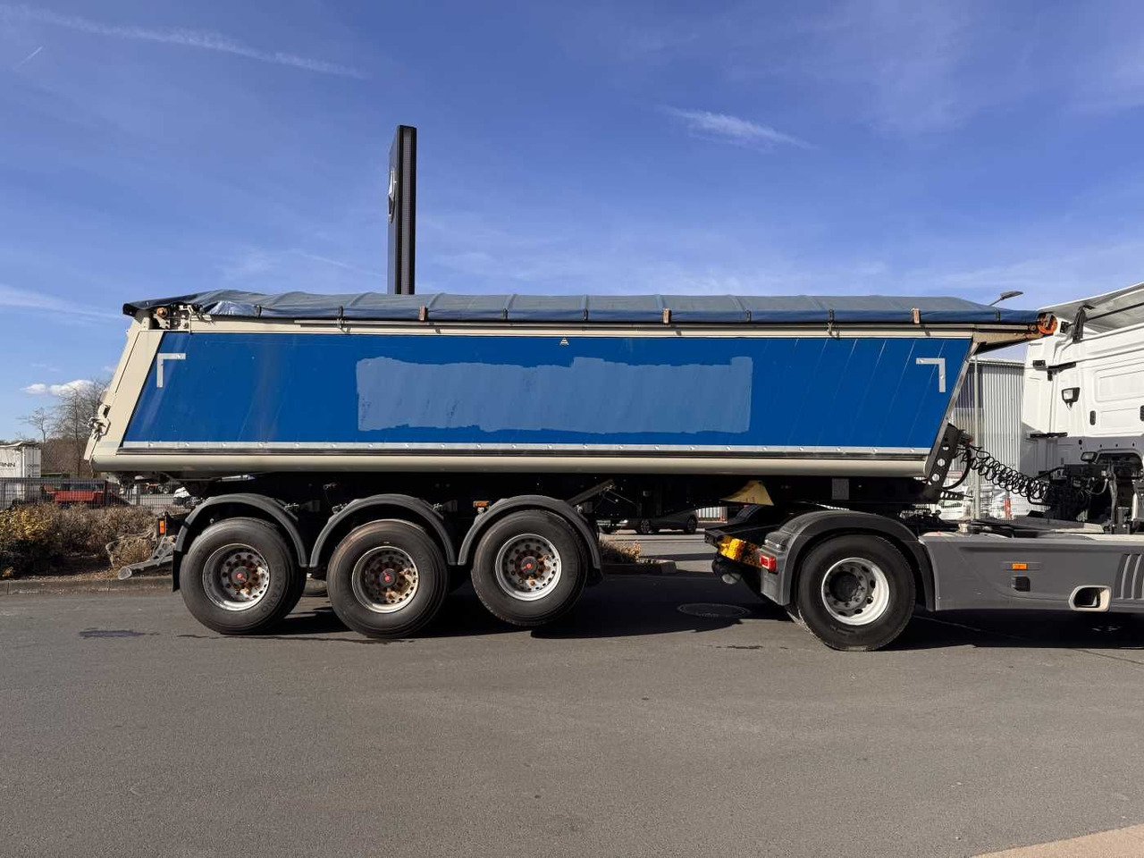 Schmitz Cargobull SGF*S3 SKI 24 SL 7.2 Mulde 23m³ Liftachse 5x Schmitz Cargobull SGF*S3 SKI 24 SL 7.2 Alu-Mulde 23m³ Liftachse - Kipper oplegger: afbeelding 4 Schmitz Cargobull SGF*S3 SKI 24 SL 7.2 Mulde 23m³ Liftachse 5x Schmitz Cargobull SGF*S3 SKI 24 SL 7.2 Alu-Mulde 23m³ Liftachse - Kipper oplegger: afbeelding 4