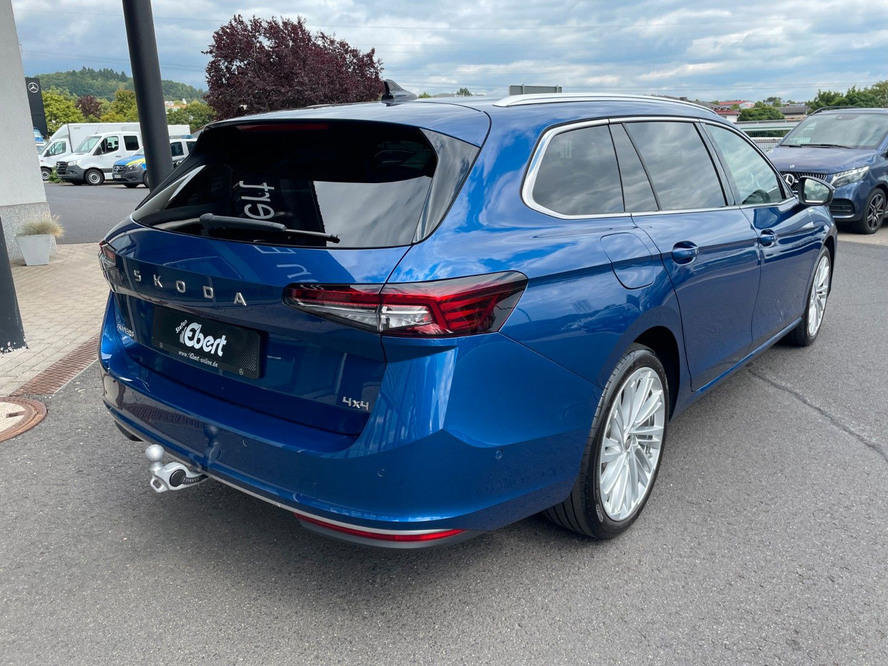 Skoda Superb Combi 2.0 TDI 4x4 L&K HUD+360°+AHK+Pano - Stationwagen: afbeelding 4 Skoda Superb Combi 2.0 TDI 4x4 L&K HUD+360°+AHK+Pano - Stationwagen: afbeelding 4
