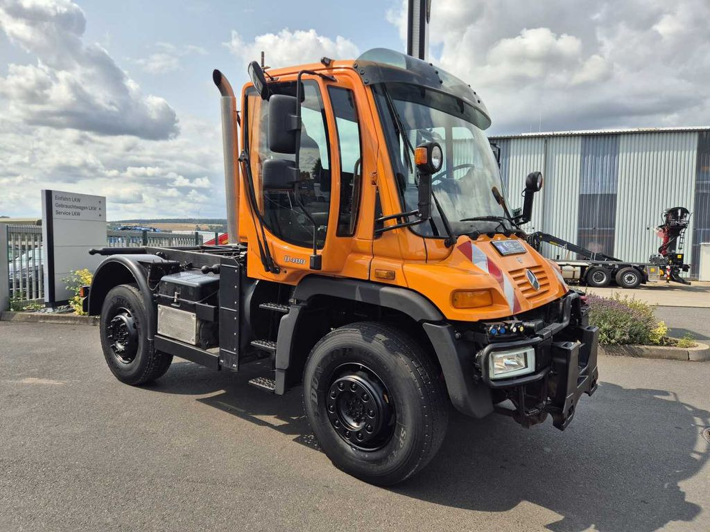 Unimog U 400 4x4 Fahrgestell Vario Pilot Zapfwelle LOF Unimog U 400 4x4 Fahrgestell Vario Pilot Zapfwelle LOF - Chassis vrachtwagen: afbeelding 3 Unimog U 400 4x4 Fahrgestell Vario Pilot Zapfwelle LOF Unimog U 400 4x4 Fahrgestell Vario Pilot Zapfwelle LOF - Chassis vrachtwagen: afbeelding 3