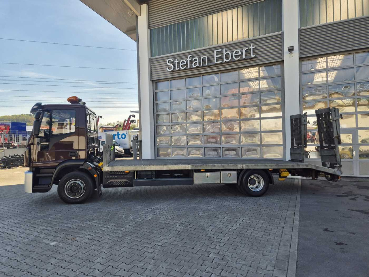 Iveco Eurocargo ML140E25/P Maschinentransporter Winde - Vrachtwagen: afbeelding 4 Iveco Eurocargo ML140E25/P Maschinentransporter Winde - Vrachtwagen: afbeelding 4