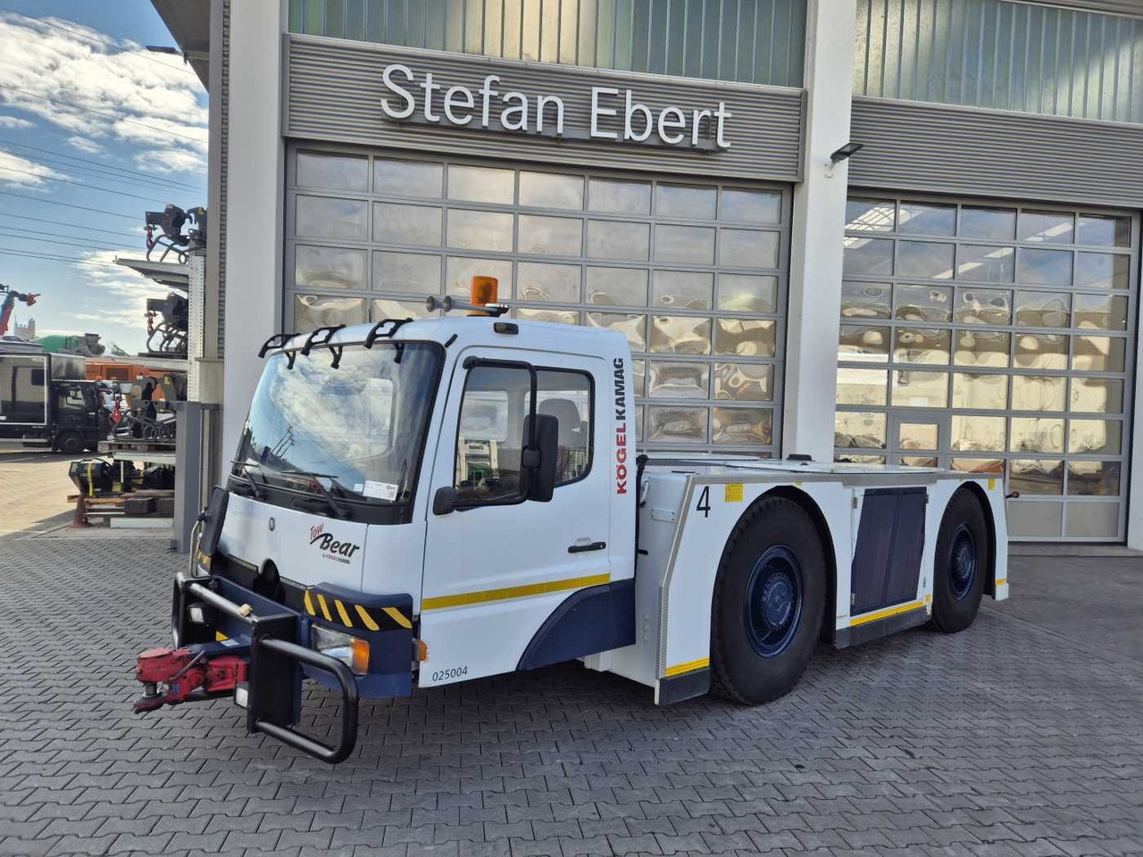 Kamag TowBear TT35/22-280 Flugzeugschlepper - Vrachtwagen: afbeelding 2 Kamag TowBear TT35/22-280 Flugzeugschlepper - Vrachtwagen: afbeelding 2