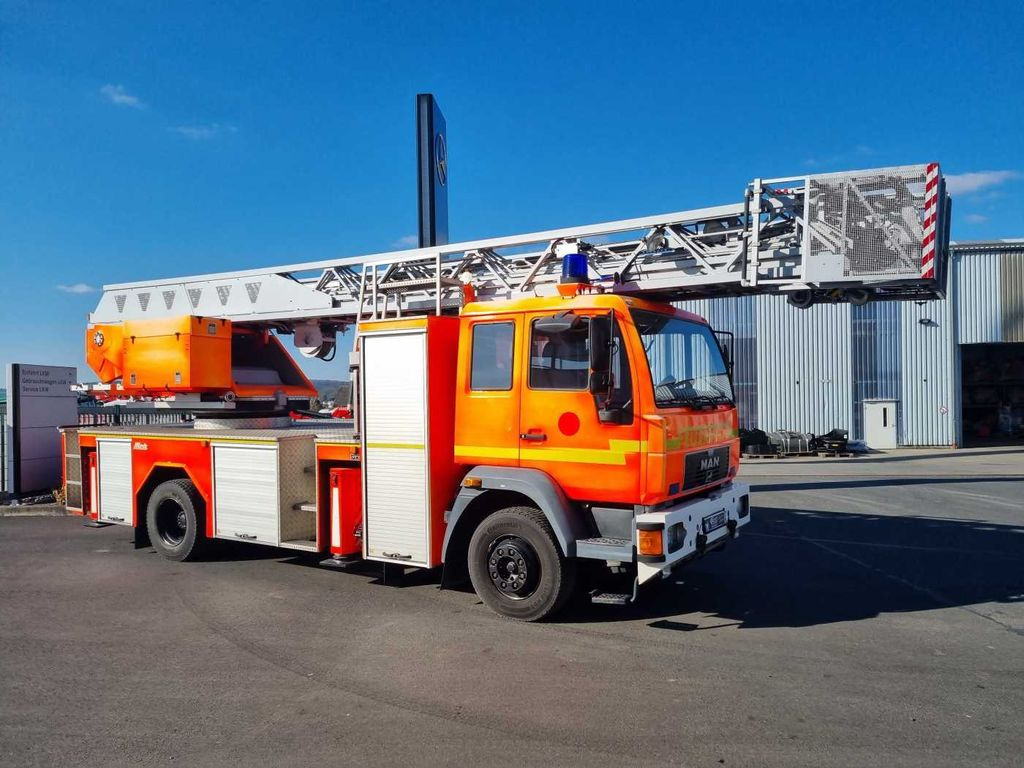 MAN 15.284LC Metz DLK 23-12 Feuerwehr Drehleiter - Vrachtwagen: afbeelding 3 MAN 15.284LC Metz DLK 23-12 Feuerwehr Drehleiter - Vrachtwagen: afbeelding 3