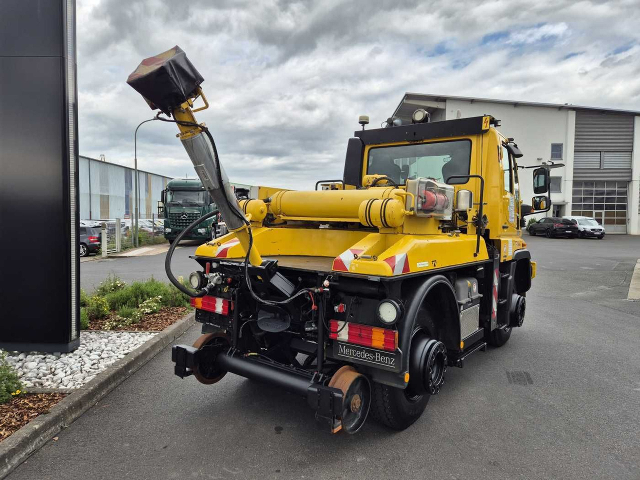 Vrachtwagen Mercedes-Benz Unimog U400 4x4 Zweiwege ZAGRO 800t/52 Achsen: afbeelding 9