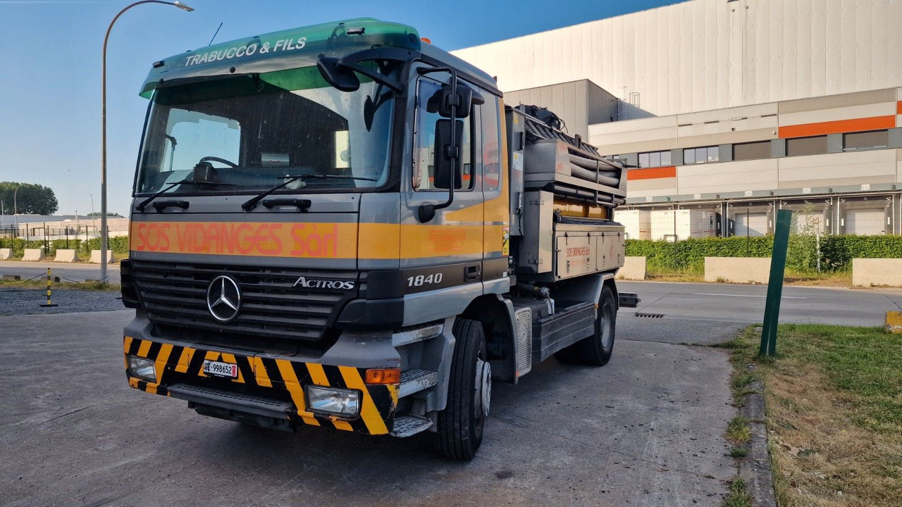 Mercedes-Benz Actros 18-40 - Vacuümwagen: afbeelding 2 Mercedes-Benz Actros 18-40 - Vacuümwagen: afbeelding 2