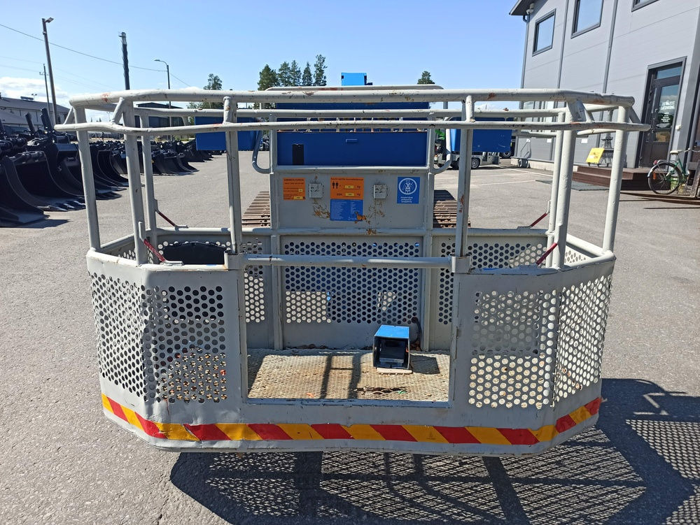 Aichi SR123 Tela-alustainen kuukulkija - Telescoophoogwerker: afbeelding 3 Aichi SR123 Tela-alustainen kuukulkija - Telescoophoogwerker: afbeelding 3