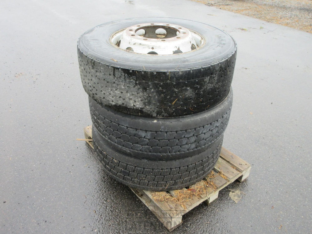 Renkaat vanteilla 315/70 R22,5 3kpl - Complete wiel voor Bouwmachine: afbeelding 1 Renkaat vanteilla 315/70 R22,5 3kpl - Complete wiel voor Bouwmachine: afbeelding 1