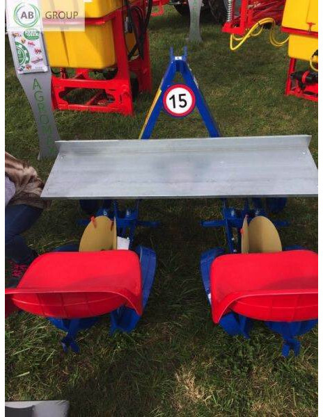 Agro-Osek 2-rzędowa sadzarka do rozsady - Aardappelpootmachine: afbeelding 4 Agro-Osek 2-rzędowa sadzarka do rozsady - Aardappelpootmachine: afbeelding 4
