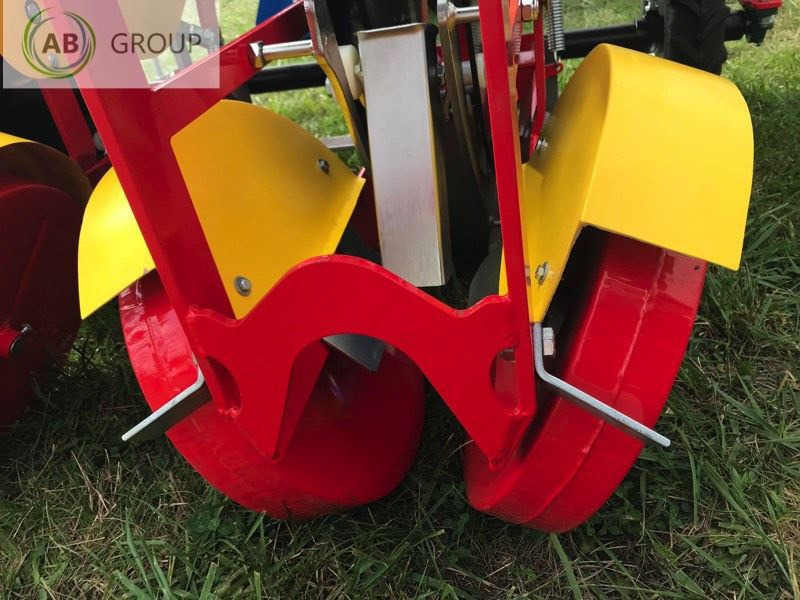 Agro-Osek double row cup planter S237/3 - Zaai-/ Plantmachine: afbeelding 4 Agro-Osek double row cup planter S237/3 - Zaai-/ Plantmachine: afbeelding 4