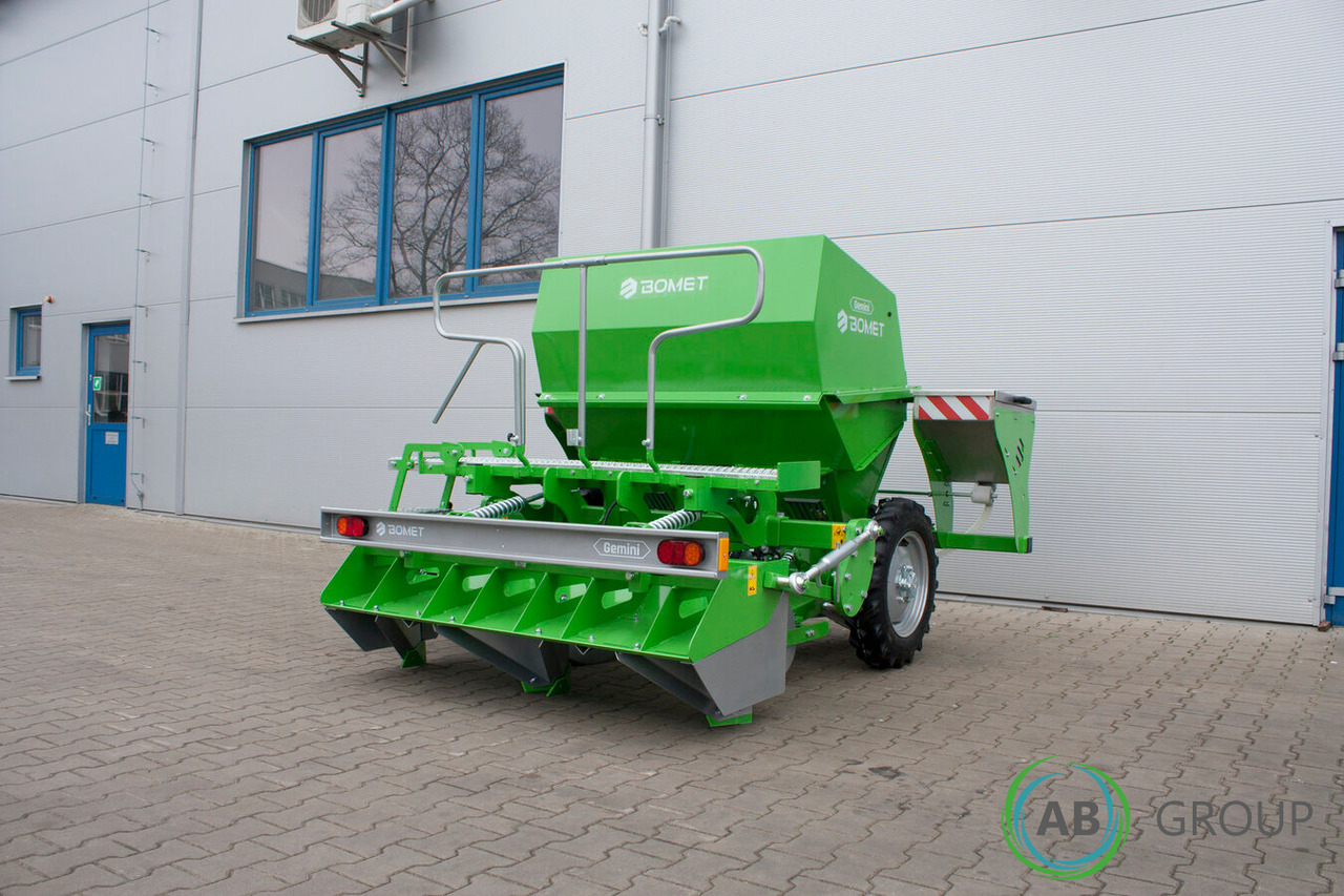 Bomet Gemini S339/1 two-row potato planter (inter-row width: 75 - 90 cm) - Aardappelpootmachine: afbeelding 1 Bomet Gemini S339/1 two-row potato planter (inter-row width: 75 - 90 cm) - Aardappelpootmachine: afbeelding 1