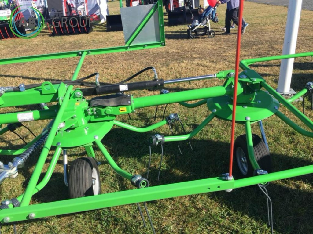 Kowalski rotary tedder Z528 (PKM53), 5,3 m - Hooischudder: afbeelding 3 Kowalski rotary tedder Z528 (PKM53), 5,3 m - Hooischudder: afbeelding 3