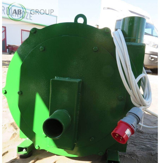 Mrol rozdrabniacz bijakowy ssąco-tłoczący H122 (11kW) - Apparatuur na de oogst: afbeelding 2 Mrol rozdrabniacz bijakowy ssąco-tłoczący H122 (11kW) - Apparatuur na de oogst: afbeelding 2