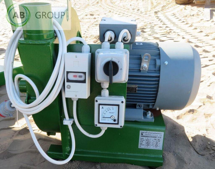 Mrol rozdrabniacz bijakowy ssąco-tłoczący H122 (11kW) - Apparatuur na de oogst: afbeelding 1 Mrol rozdrabniacz bijakowy ssąco-tłoczący H122 (11kW) - Apparatuur na de oogst: afbeelding 1