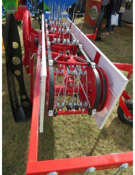 Schwader Z296 / Belt rake Z296 / Ленточные грабли Z296 - Hooischudder: afbeelding 4 Schwader Z296 / Belt rake Z296 / Ленточные грабли Z296 - Hooischudder: afbeelding 4