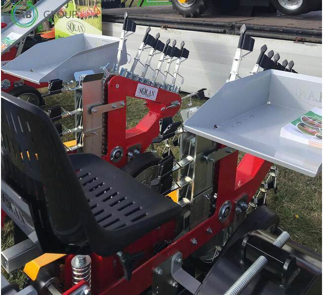 Solan Semi automatic finger planter 2 rows/Plantad - Aardappelpootmachine: afbeelding 1 Solan Semi automatic finger planter 2 rows/Plantad - Aardappelpootmachine: afbeelding 1