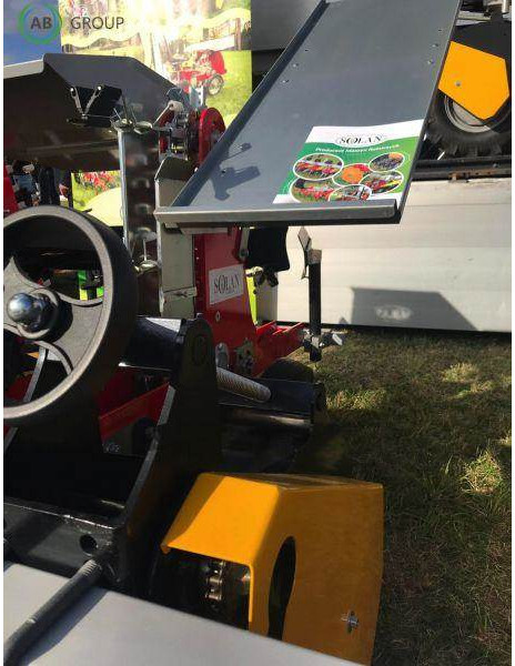 Solan Semi automatic finger planter 2rows/Greiferpflanz - Aardappelpootmachine: afbeelding 3 Solan Semi automatic finger planter 2rows/Greiferpflanz - Aardappelpootmachine: afbeelding 3
