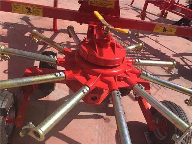 Zgrabiarka Harmak HT-400 4m - Hooischudder: afbeelding 2 Zgrabiarka Harmak HT-400 4m - Hooischudder: afbeelding 2