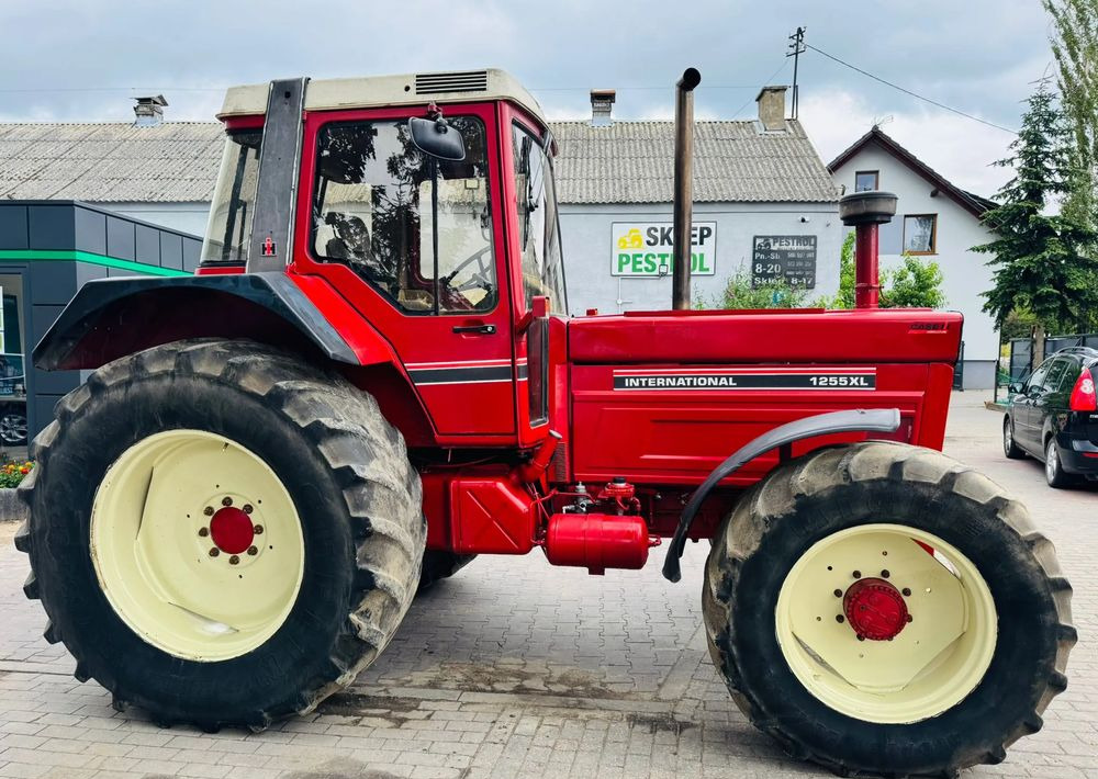Case IH 1255 XL - Tractor: afbeelding 2 Case IH 1255 XL - Tractor: afbeelding 2
