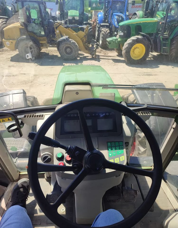 Tractor Fendt 716 Vario: afbeelding 16 Tractor Fendt 716 Vario: afbeelding 16