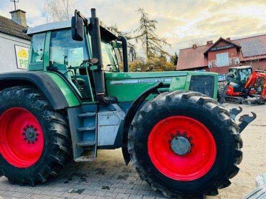 Fendt FAVORIT 818 - Tractor: afbeelding 1 Fendt FAVORIT 818 - Tractor: afbeelding 1