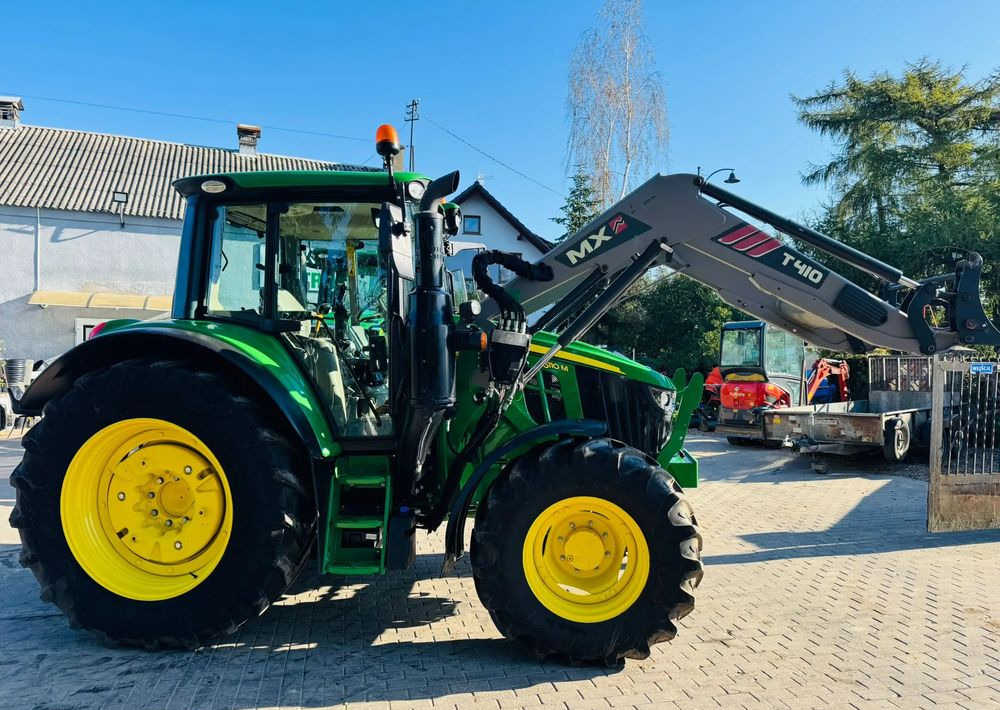 John Deere 6110M - Tractor: afbeelding 2 John Deere 6110M - Tractor: afbeelding 2