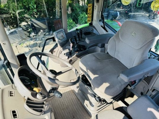 John Deere 6930 PREMIUM - Tractor: afbeelding 2 John Deere 6930 PREMIUM - Tractor: afbeelding 2