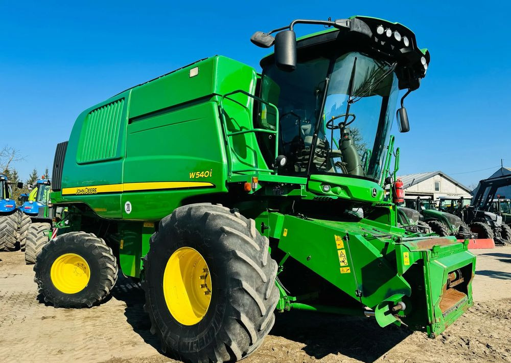 John Deere W540i - Maaidorser: afbeelding 1 John Deere W540i - Maaidorser: afbeelding 1
