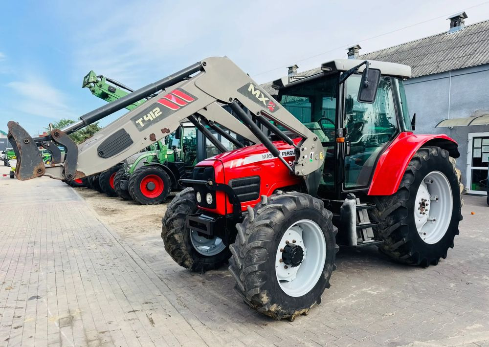 Massey Ferguson 5460 - Tractor: afbeelding 1 Massey Ferguson 5460 - Tractor: afbeelding 1