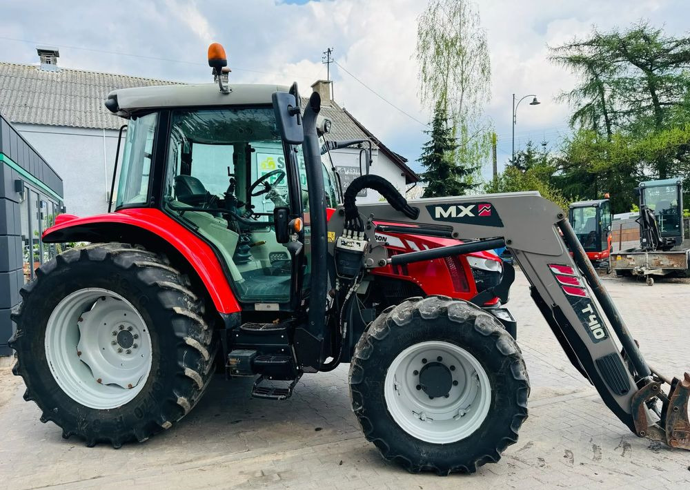 Massey Ferguson 5608 Dyna 4 - Tractor: afbeelding 3 Massey Ferguson 5608 Dyna 4 - Tractor: afbeelding 3