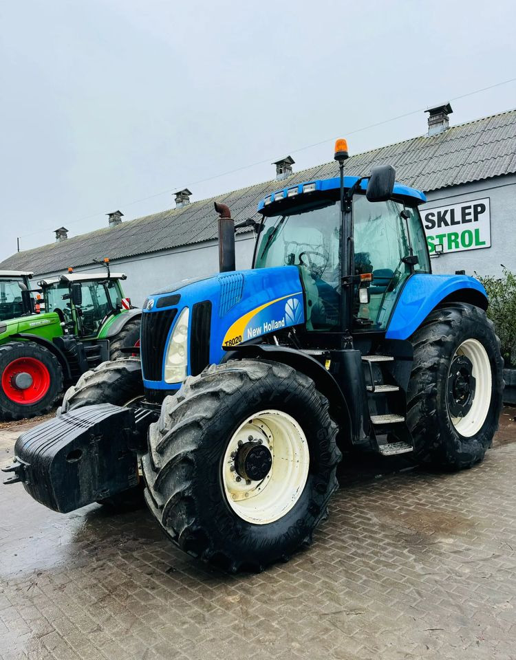 New Holland T8020 - Tractor: afbeelding 1 New Holland T8020 - Tractor: afbeelding 1