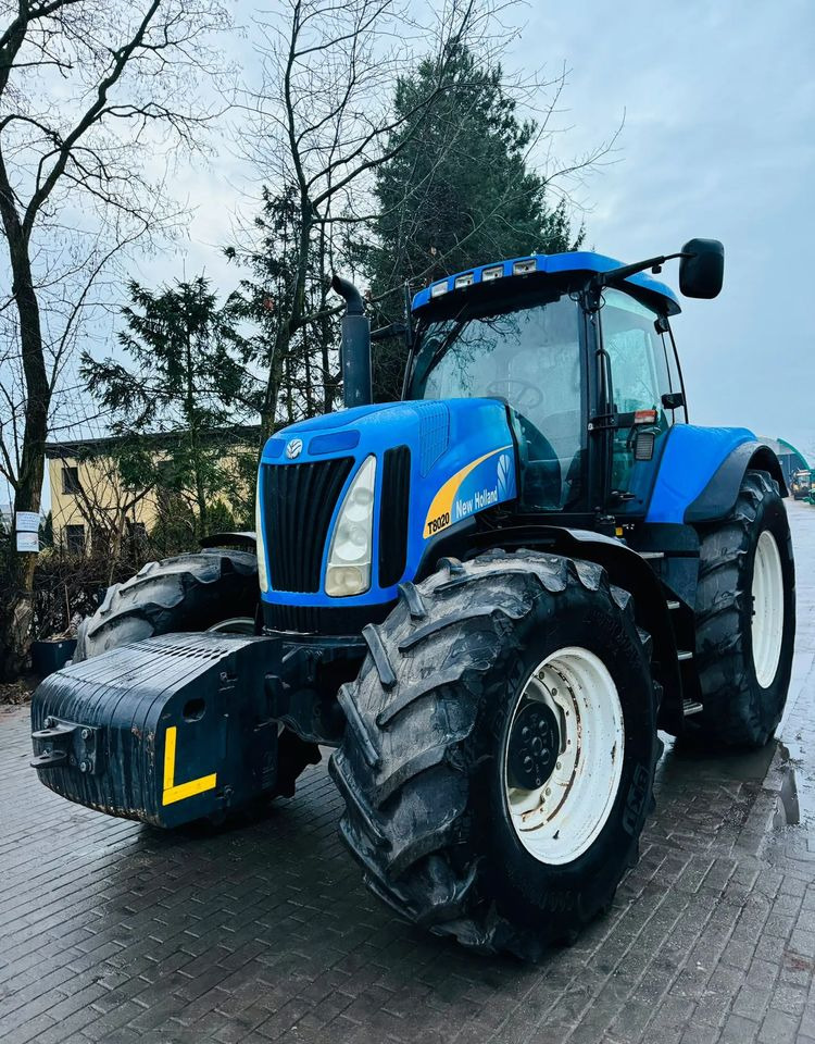 New Holland T8020 - Tractor: afbeelding 2 New Holland T8020 - Tractor: afbeelding 2