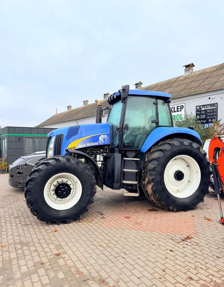 New Holland T8030 - Tractor: afbeelding 5 New Holland T8030 - Tractor: afbeelding 5