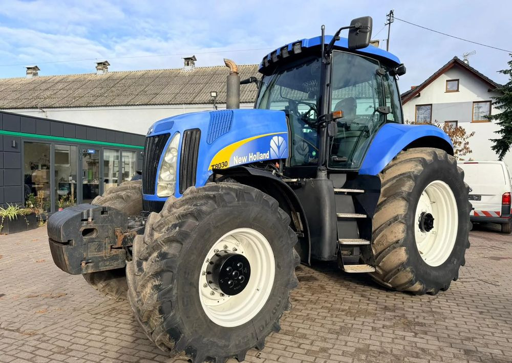 New Holland T8030 - Tractor: afbeelding 4 New Holland T8030 - Tractor: afbeelding 4