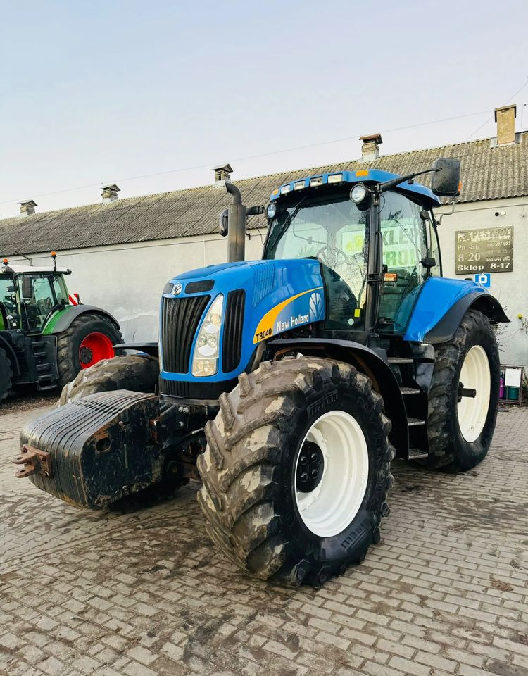 New Holland T8040 - Tractor: afbeelding 1 New Holland T8040 - Tractor: afbeelding 1