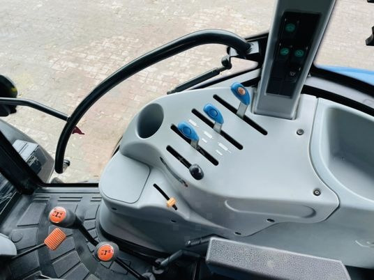 New Holland TD5.115 - Tractor: afbeelding 4 New Holland TD5.115 - Tractor: afbeelding 4