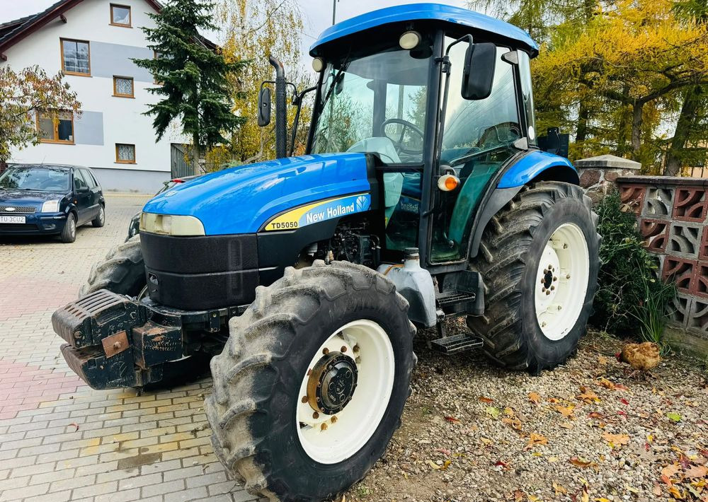 New Holland TD5050 - Tractor: afbeelding 2 New Holland TD5050 - Tractor: afbeelding 2
