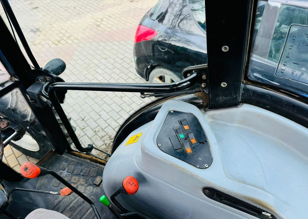 New Holland TD5050 - Tractor: afbeelding 5 New Holland TD5050 - Tractor: afbeelding 5