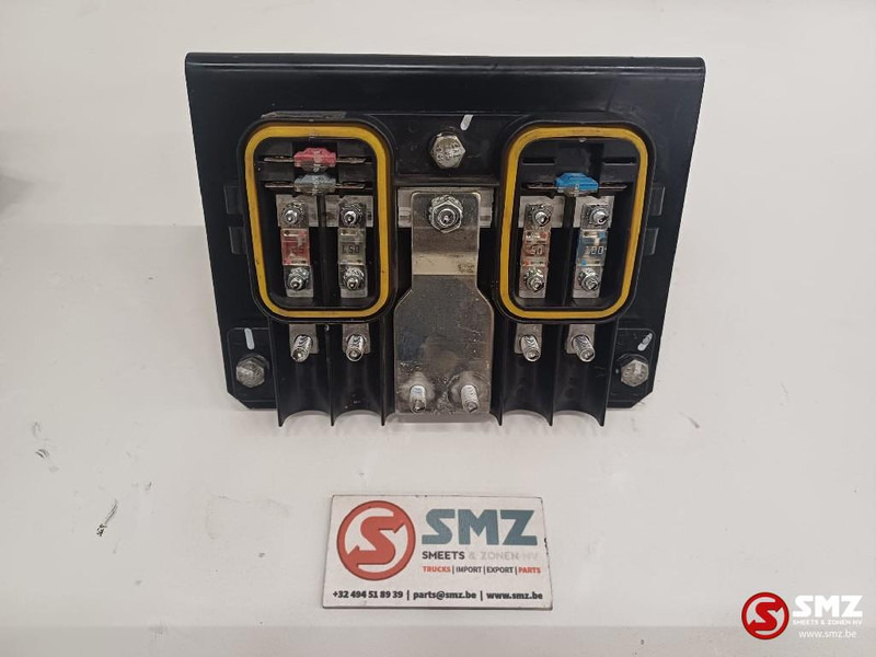 Caterpillar Fuse holder Caterpillar - Elektrisch systeem voor Vrachtwagen: afbeelding 1 Caterpillar Fuse holder Caterpillar - Elektrisch systeem voor Vrachtwagen: afbeelding 1