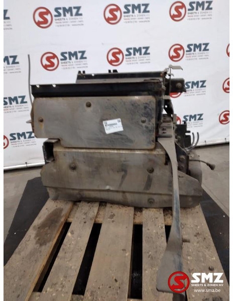 DAF Occ AdBlue tank 50L met Daf CF85 - AdBlue Tank voor Vrachtwagen: afbeelding 3 DAF Occ AdBlue tank 50L met Daf CF85 - AdBlue Tank voor Vrachtwagen: afbeelding 3