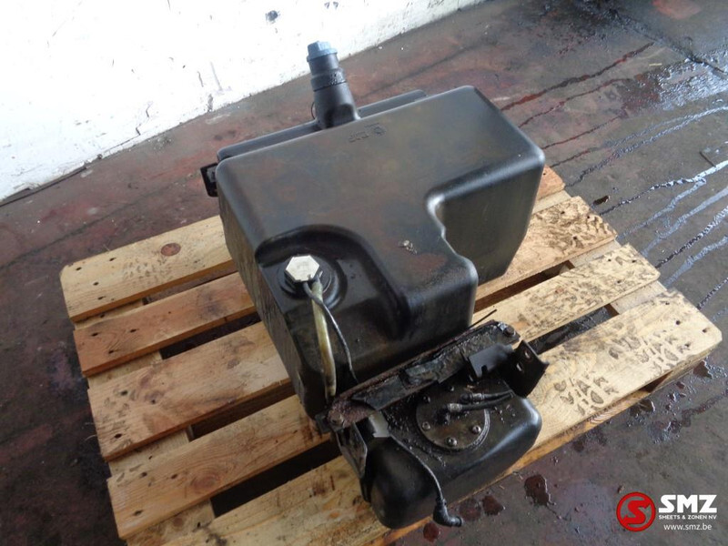 DAF Occ AdBlue tank daf xf 105 - Brandstoftoevoer voor Vrachtwagen: afbeelding 2 DAF Occ AdBlue tank daf xf 105 - Brandstoftoevoer voor Vrachtwagen: afbeelding 2