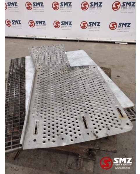 DAF Occ bordesplaat DAF CF85 - Frame/ Chassis voor Vrachtwagen: afbeelding 1 DAF Occ bordesplaat DAF CF85 - Frame/ Chassis voor Vrachtwagen: afbeelding 1