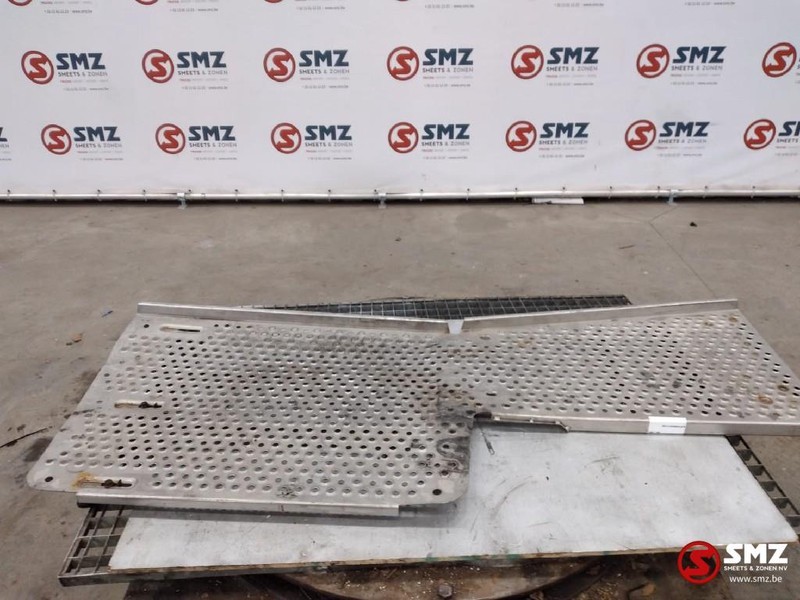 DAF Occ bordesplaat DAF CF85 - Frame/ Chassis voor Vrachtwagen: afbeelding 2 DAF Occ bordesplaat DAF CF85 - Frame/ Chassis voor Vrachtwagen: afbeelding 2