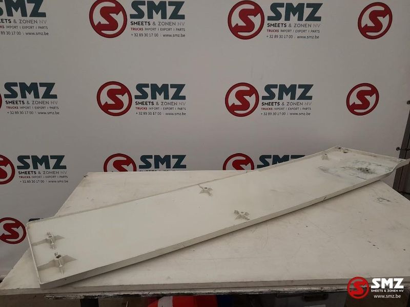 DAF Occ cabinespoiler links DAF XF 105 1740449 - Aerokit/ Spoiler voor Vrachtwagen: afbeelding 2 DAF Occ cabinespoiler links DAF XF 105 1740449 - Aerokit/ Spoiler voor Vrachtwagen: afbeelding 2